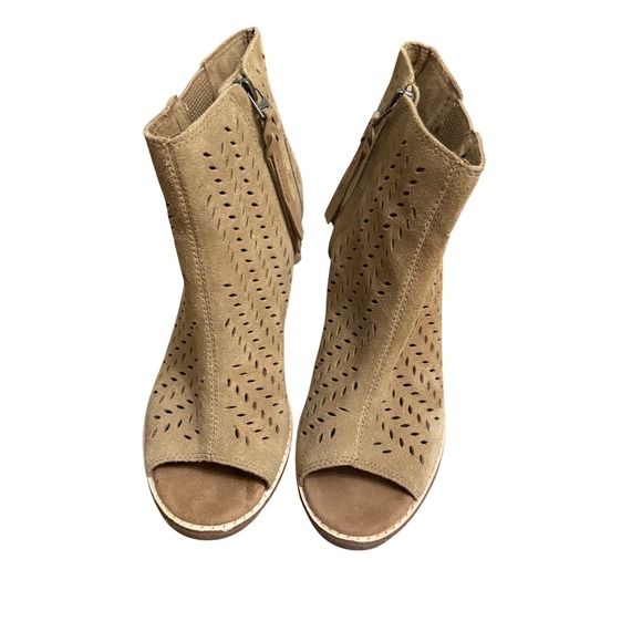 Toms Shoes - Toms Majorca Peep Toe Booties Suede‎ Leather Ankle Boots Heeled Tan Sz 6.5